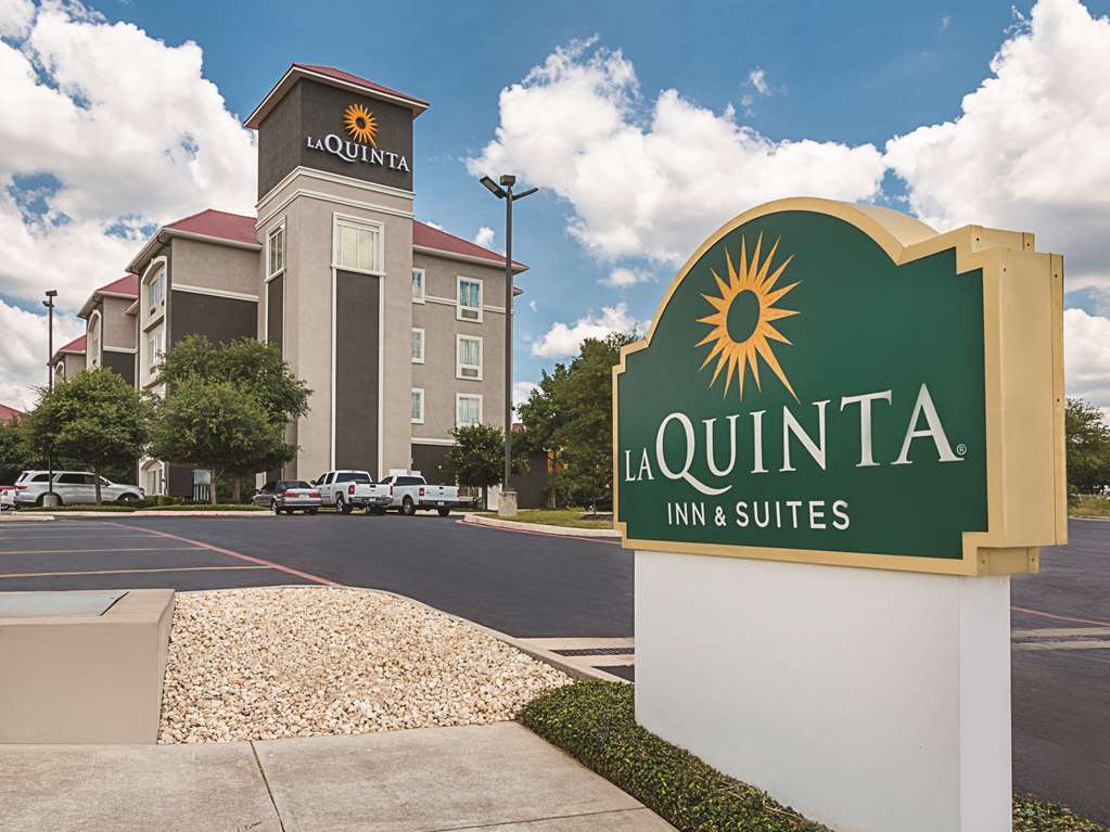 La Quinta By Wyndham San Antonio Northwest Hotel Exterior photo